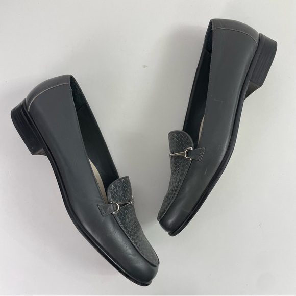 Trotters Vintage Haley Grey Herringbone Woven Leather Horse Bit Classic Loafer - Picture 4 of 15